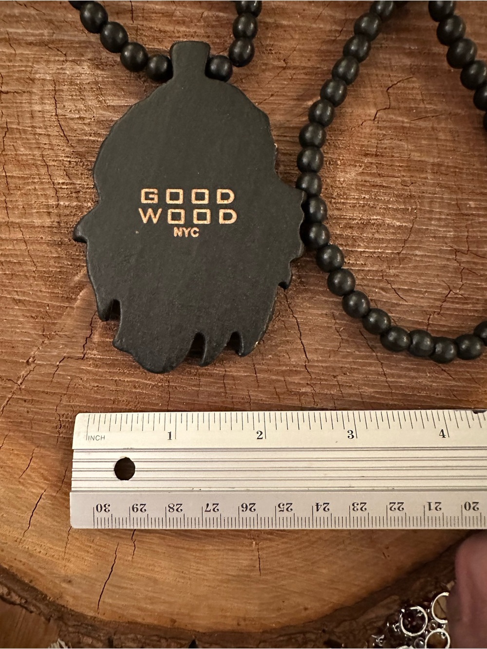 Black Beaded Che Guevara Necklace with Gold Accent Pendant - Picture 6 of 6